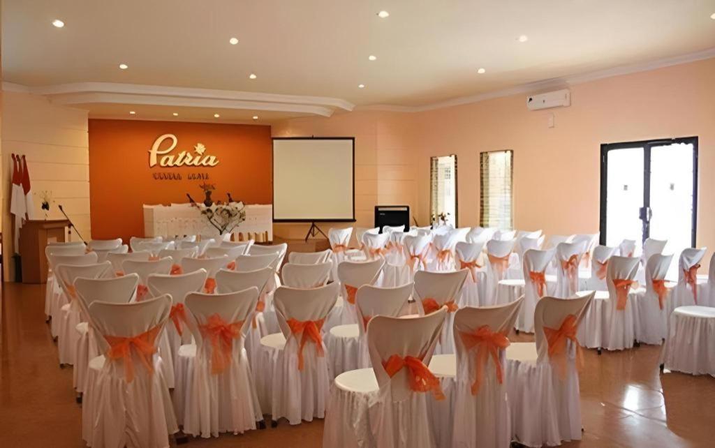 Patria Garden Hotel Blitar Luaran gambar